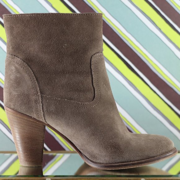 Carla Pitti Suede Leather Ankle Boots - Picture 4 of 16